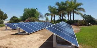 Instalación de paneles fotovoltaicos en nave industrial — Diser